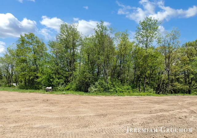 Photo 3 of Sale Pending at 757 W Sedona Hills Ct, Grand Rapids, MI 49525 | MLS# 70508730 | Listing updated on 2026-06-17