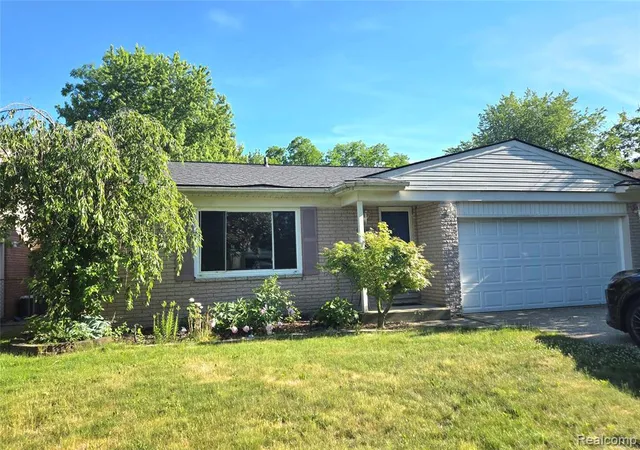 Homes for sale in Canton, MI | 39857 John Dr, Canton, MI 48187 | MLS# 61001922