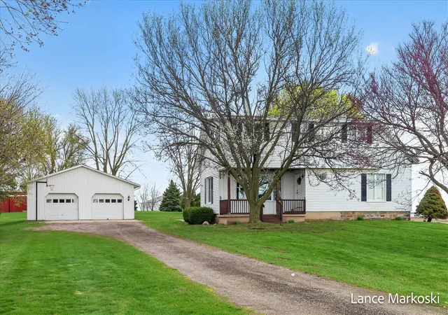 Homes for sale in Wayland, MI | 1585 135th Ave, Wayland, MI 49348 | MLS# 70525365