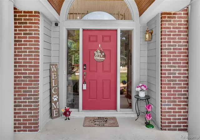 Photo 2 of Single family home for sale at 8805 Pebble Creek Dr, Pinckney, MI 48169 8578 | MLS# 61024964 | Listing updated on 2026-09-12