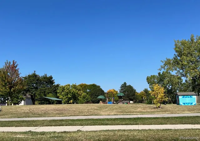 Photo 2 of Land for sale at 2025 W Euclid St, Detroit, MI 48206 2400 | MLS# 60939534 | Listing updated on 2026-09-15
