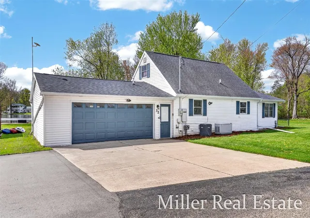 4th image of 32 B Dr, Hastings, MI 49058 | MLS# 70529017