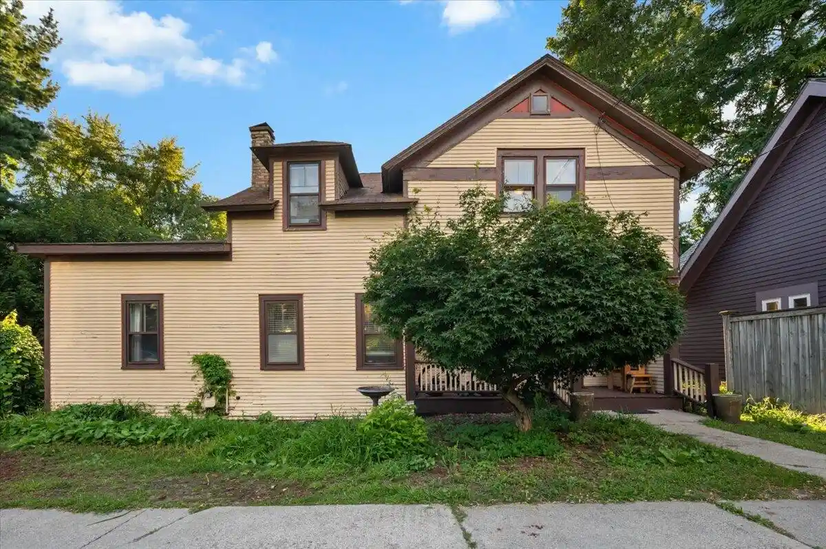 Multi family home for sale at 211 Charles Ave, Grand Rapids, MI 49503 | MLS# 70554943