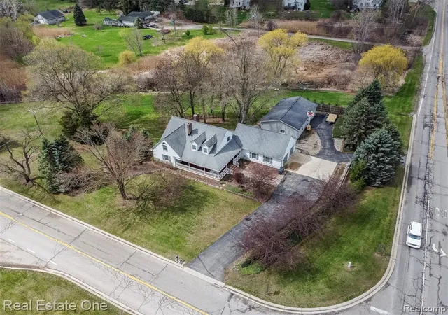 Homes for sale in South Lyon, MI | 11030 Marshall Rd, South Lyon, MI 48178 | MLS# 60984000