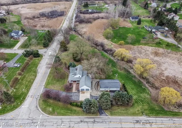 Homes for sale in South Lyon, MI | 11030 Marshall Rd, South Lyon, MI 48178 | MLS# 60984000