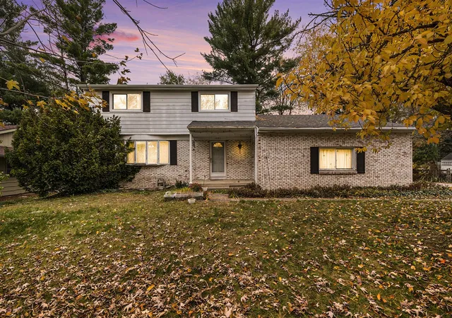 1st image of 1423 Mapleview St, Grand Rapids, MI 49508 | MLS# 70505406