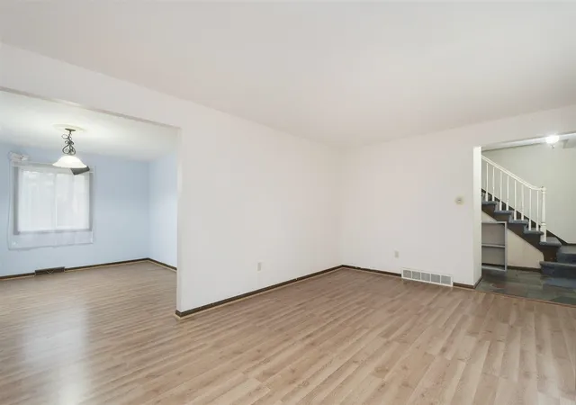 5th image of 1423 Mapleview St, Grand Rapids, MI 49508 | MLS# 70505406