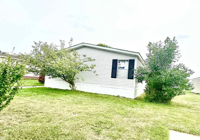 2nd image of 21310 Boquet Dr, Macomb, MI 48044 | MLS# 50200348