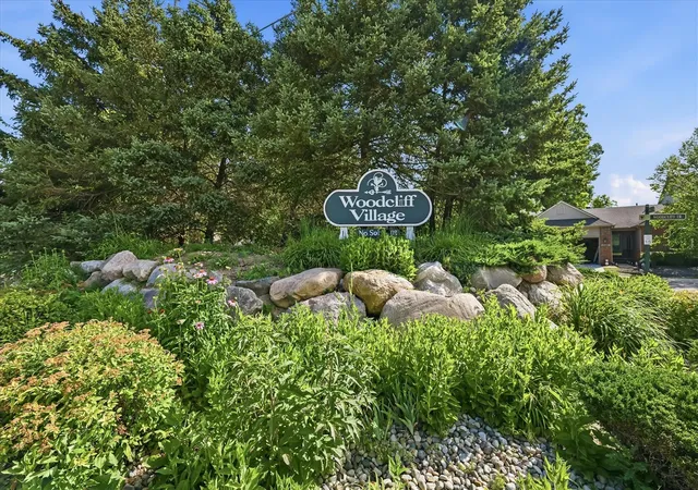 Homes for sale in Hartland, MI | 2598 Woodcliff Trl, Hartland, MI 48353 | MLS# 70543904