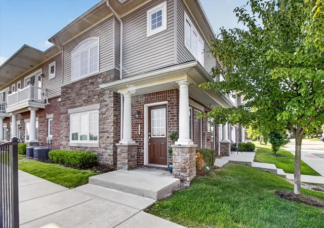 Photo 2 of Condo for sale at 5512 Arbor Chase Dr, Ann Arbor, MI 48103 | MLS# 70554248 | Listing updated on 2026-09-08