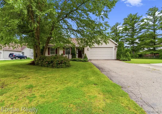 Homes for sale in Linden, MI | 1409 Meadow Green Ln, Linden, MI 48451 | MLS# 61006454