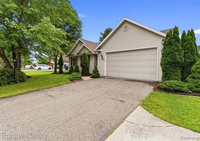 Homes for sale in Linden, MI | 1409 Meadow Green Ln, Linden, MI 48451 | MLS# 61006454