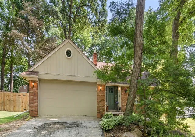 Photo 1 of Sale Pending at 5898 Hummingbird Ln, Clarkston, MI 48346 | MLS# 70555190 | Listing updated on 2026-09-08