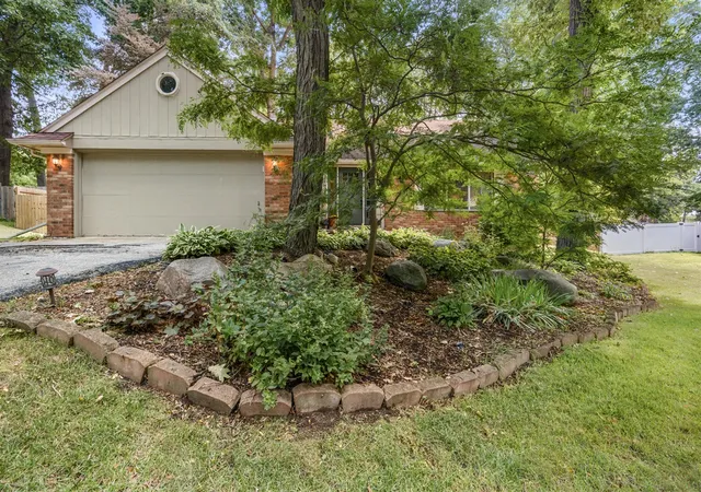 Photo 2 of Sale Pending at 5898 Hummingbird Ln, Clarkston, MI 48346 | MLS# 70555190 | Listing updated on 2026-09-08