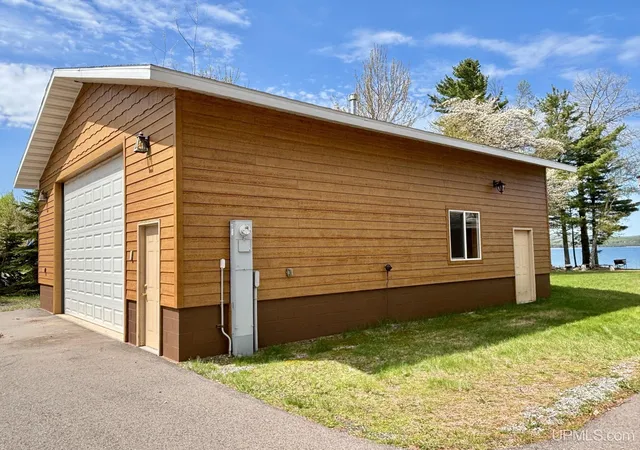 Photo 5 of Single family home for sale at 4467 N Lighthouse Rd, Big Bay, MI 49808 | MLS# 50209703 | Listing updated on 2026-08-28