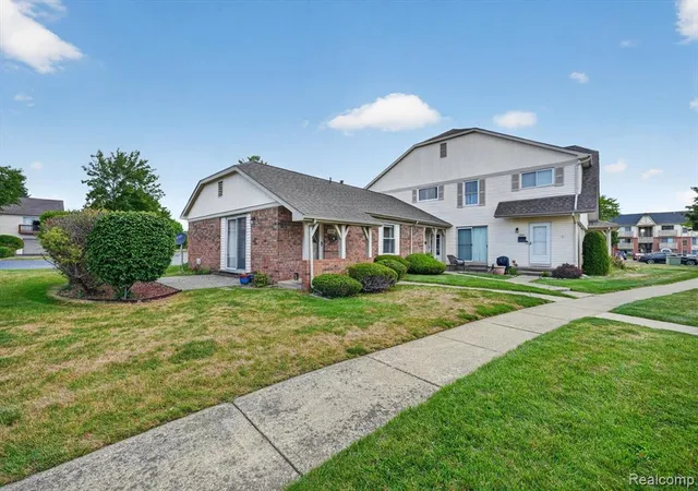 Condo for sale at 12000 Juniper Wy #16, Grand Blanc, MI 48439 1714 | MLS# 61025747