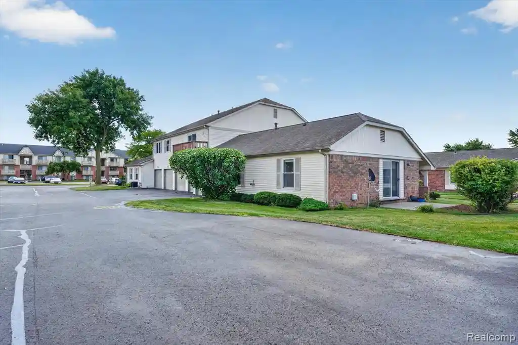 Listing Photo 24 - Condo for sale in 12000 Juniper Wy located at 12000 Juniper Wy, Grand Blanc, MI 48439 - Unit #16