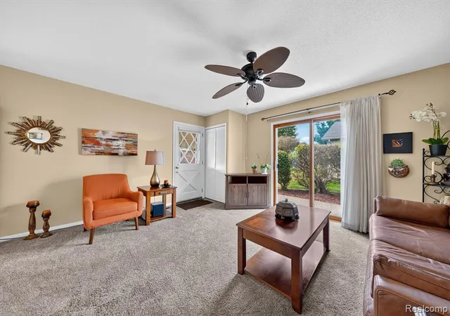 Listing Photo 3 - Condo for sale in building located at 12000 Juniper Wy, Grand Blanc, MI 48439 - Unit #16
