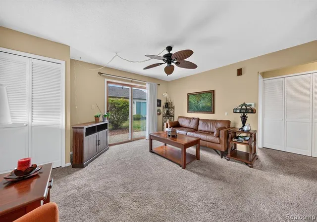 Listing Photo 4 - Condo for sale in building located at 12000 Juniper Wy, Grand Blanc, MI 48439 - Unit #16