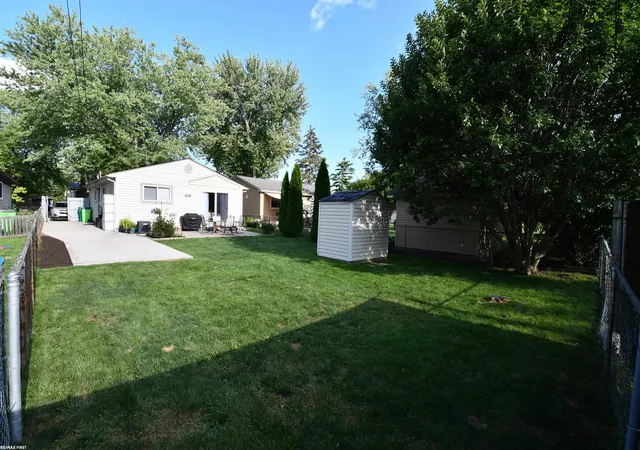 Photo 2 of Sale Pending at 39675 Camp St Dr, Harrison Township, MI 48045 | MLS# 50215951 | Listing updated on 2026-07-31