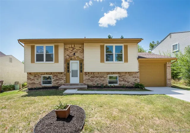 Photo 2 of Single family home for sale at 1186 Stamford Rd, Ypsilanti, MI 48198 3268 | MLS# 61025054 | Listing updated on 2026-09-03