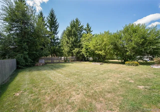 Photo 3 of Single family home for sale at 1186 Stamford Rd, Ypsilanti, MI 48198 3268 | MLS# 61025054 | Listing updated on 2026-09-03