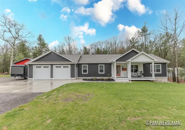 Homes for sale in Pentwater, MI | 6275 Longbridge Rd, Pentwater, MI 49449 | MLS# 70528712