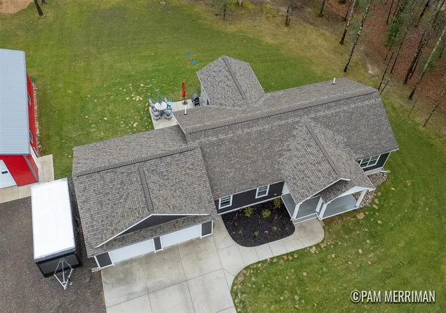 Homes for sale in Pentwater, MI | 6275 Longbridge Rd, Pentwater, MI 49449 | MLS# 70528712