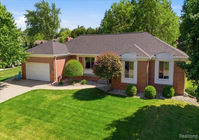 Homes for sale in Grand Blanc, MI | 5048 Tree Hill Rd, Grand Blanc, MI 48439 | MLS# 61000406