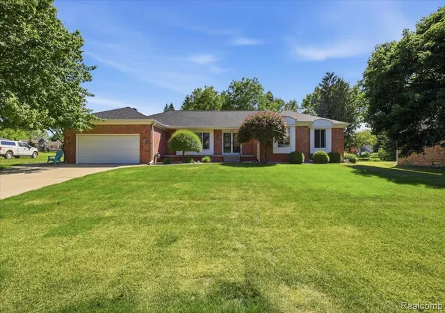 Homes for sale in Grand Blanc, MI | 5048 Tree Hill Rd, Grand Blanc, MI 48439 | MLS# 61000406