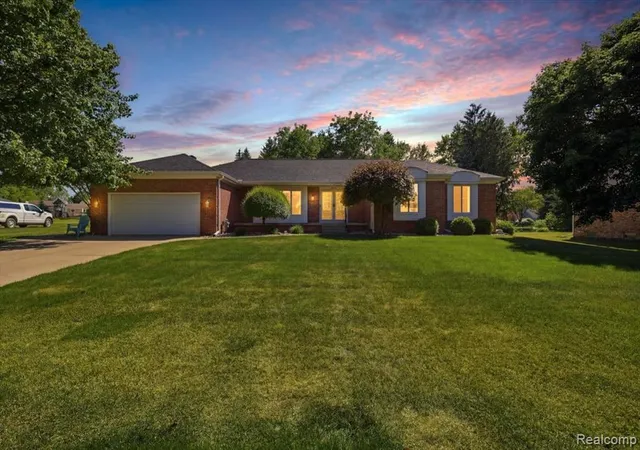 Homes for sale in Grand Blanc, MI | 5048 Tree Hill Rd, Grand Blanc, MI 48439 | MLS# 61000406