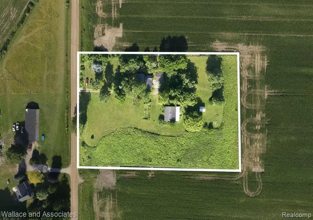3rd image of 5949 Roach Rd, Croswell, MI 48422 | MLS# 61007951