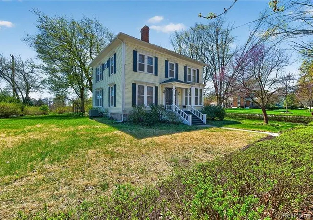 70th image of 403 Lake St, Howell, MI 48843 1619 | MLS# 60987216
