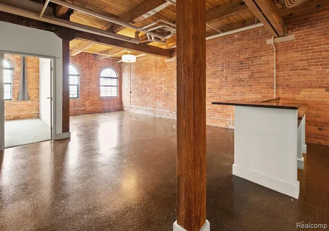 4th image of 6533 E Jefferson Ave #333E, Detroit, MI 48207 | MLS# 60978713