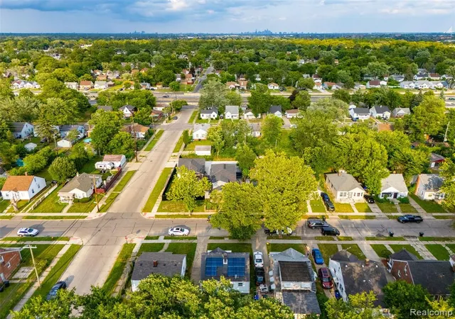 33rd image of 6539 Rosemont Ave, Detroit, MI 48228 | MLS# 61015006