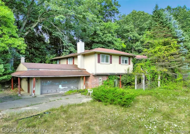 Photo 2 of Single family home for sale at 3187 Mapleridge, Milford, MI 48380 3549 | MLS# 61024333 | Listing updated on 2026-10-21