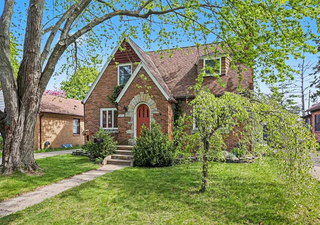 3rd image of 2216 Adams Blvd, Saginaw, MI 48602 | MLS# 50207210