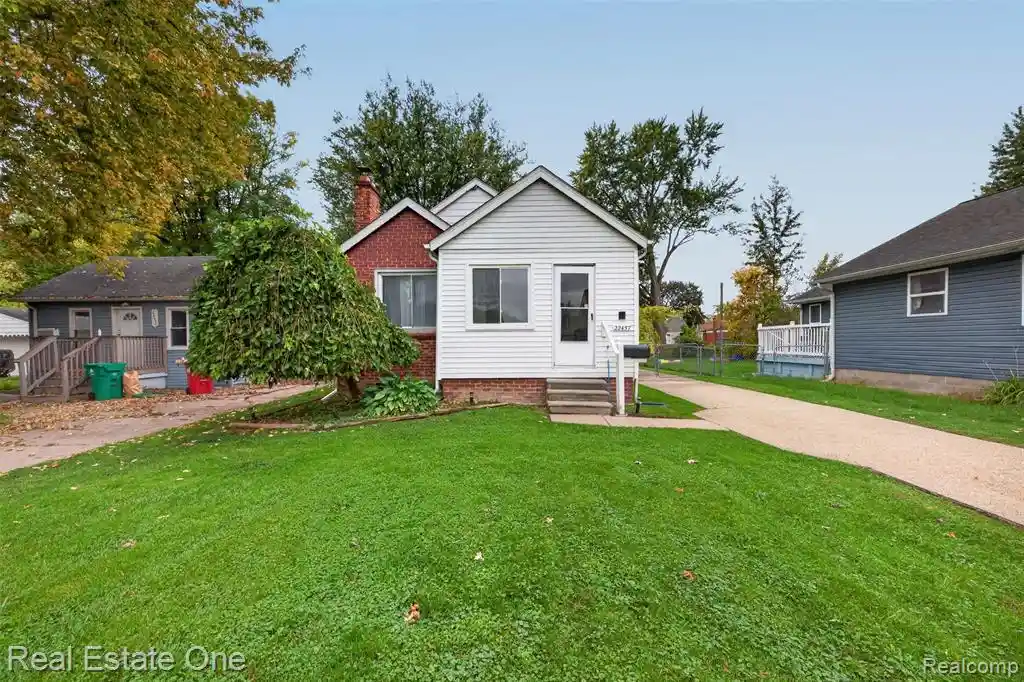 Photo 1 of Single family home for sale at 22457 Piper Ave, Eastpointe, MI 48021 | MLS# 61039902 | Listing updated on 2026-10-22