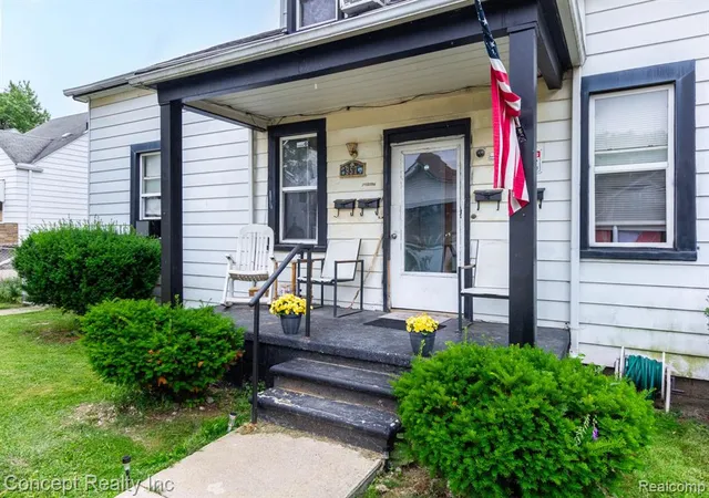 Homes for sale in Lincoln Park, MI | 957 Park Ave, Lincoln Park, MI 48146 | MLS# 61005833