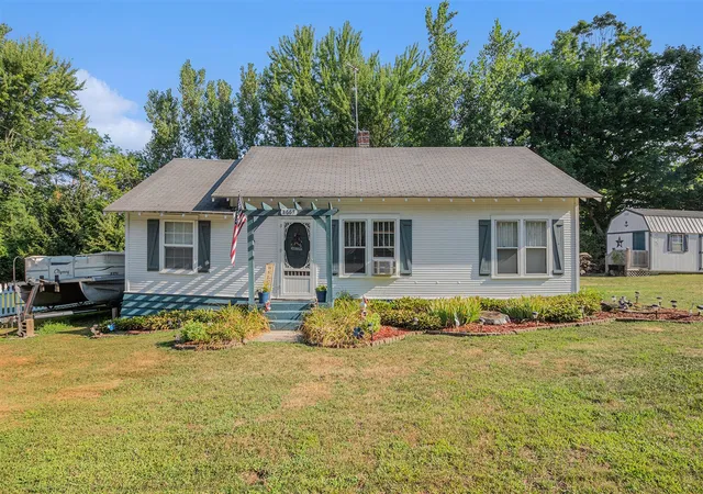 Homes for sale in Watervliet, MI | 8663 Little Paw Paw Ave, Watervliet, MI 49098 | MLS# 70529984