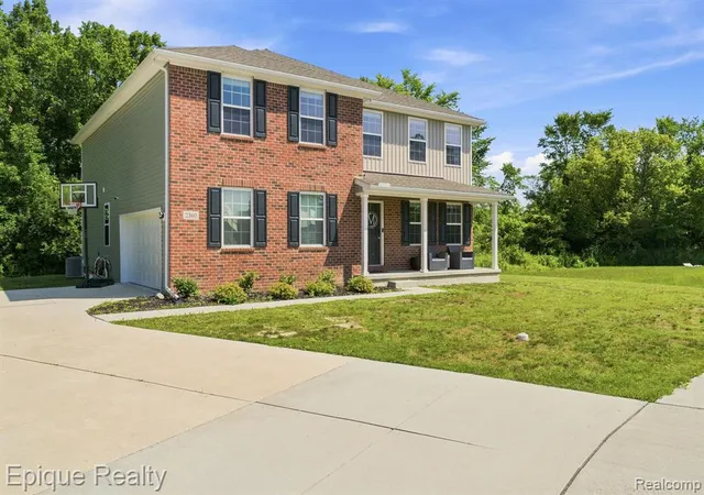 4th image of 2360 Scenic Hollow Dr, Grand Blanc, MI 48439 | MLS# 61010269