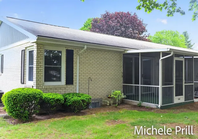 Listing Photo 5 - Condo for sale in building located at 5160 Southglow Ct, Grand Rapids, MI 49508
