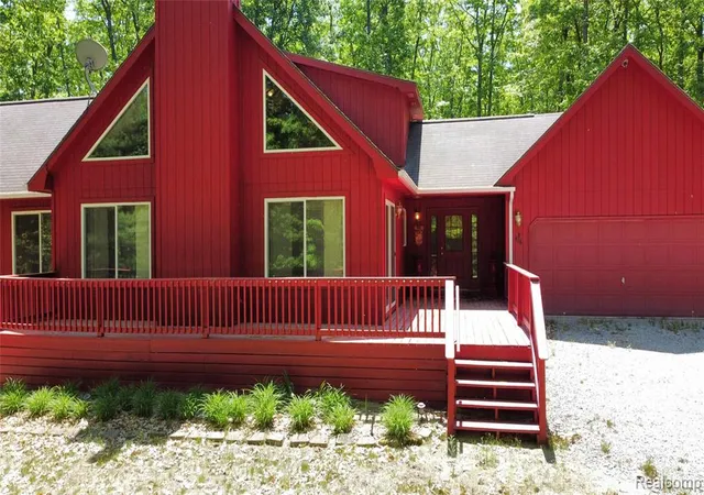 Homes for sale in Roscommon, MI | 416 Crystal Ln, Roscommon, MI 48653 | MLS# 61002466