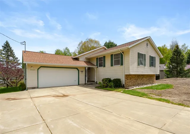 1st image of 35485 Cr 665, Paw Paw, MI 49079 | MLS# 70529387