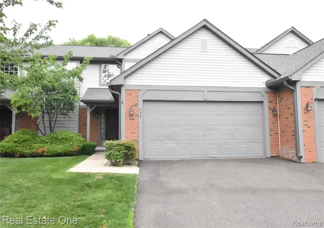 Homes for sale in Walled Lake, MI | 555 Winwood Ct, Walled Lake, MI 48390 | MLS# 61004091