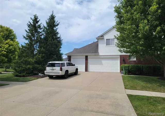 Photo 3 of Single family home for sale at 55958 Ashbrooke Dr, Shelby Township, MI 48316 | MLS# 61016628 | Listing updated on 2026-09-06