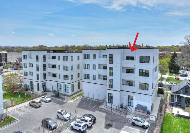 2nd image of 714 Randolph St, Traverse City, MI 49684