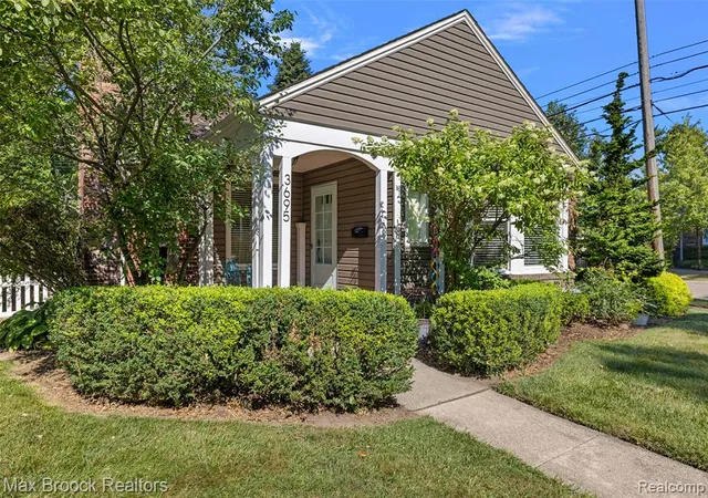 Photo 1 of Sale Pending at 3695 Wakefield Rd, Berkley, MI 48072 | MLS# 61018604 | Listing updated on 2026-08-23