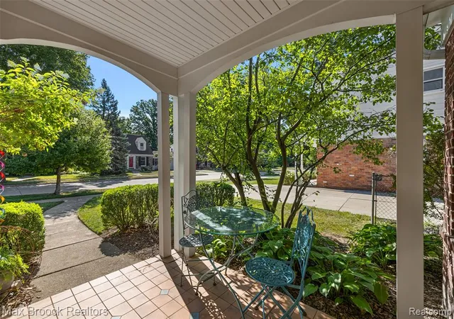 Photo 4 of Sale Pending at 3695 Wakefield Rd, Berkley, MI 48072 | MLS# 61018604 | Listing updated on 2026-08-23