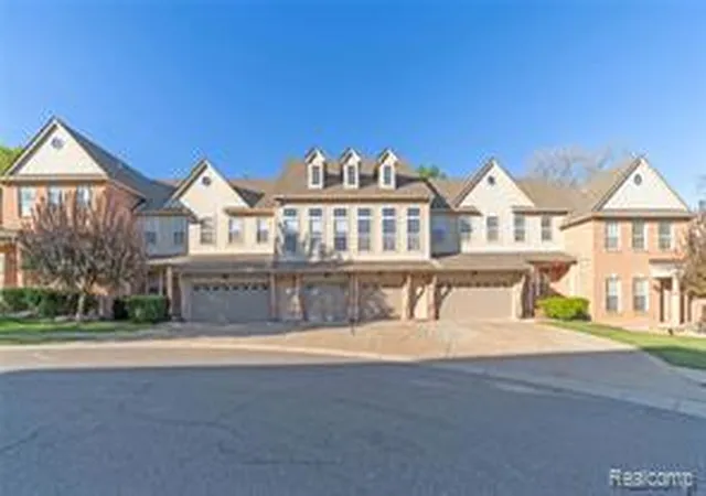 Homes for sale in Shelby Township, MI | 5143 Parsley Dr, Shelby Township, MI 48316 | MLS# 61009375